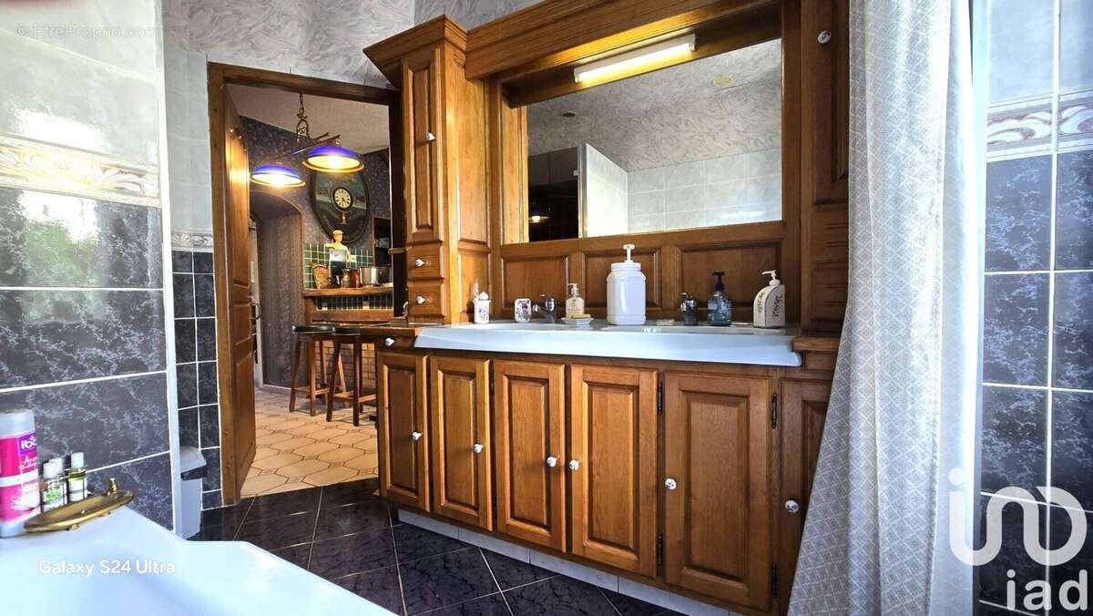 Photo 8 - Maison à AINAY-LE-CHATEAU