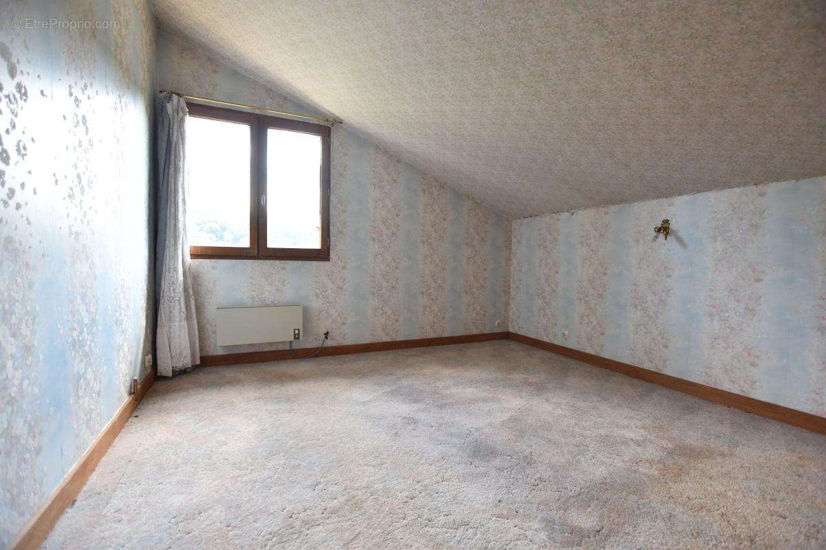 Maison à SAINTE-FOY-LES-LYON