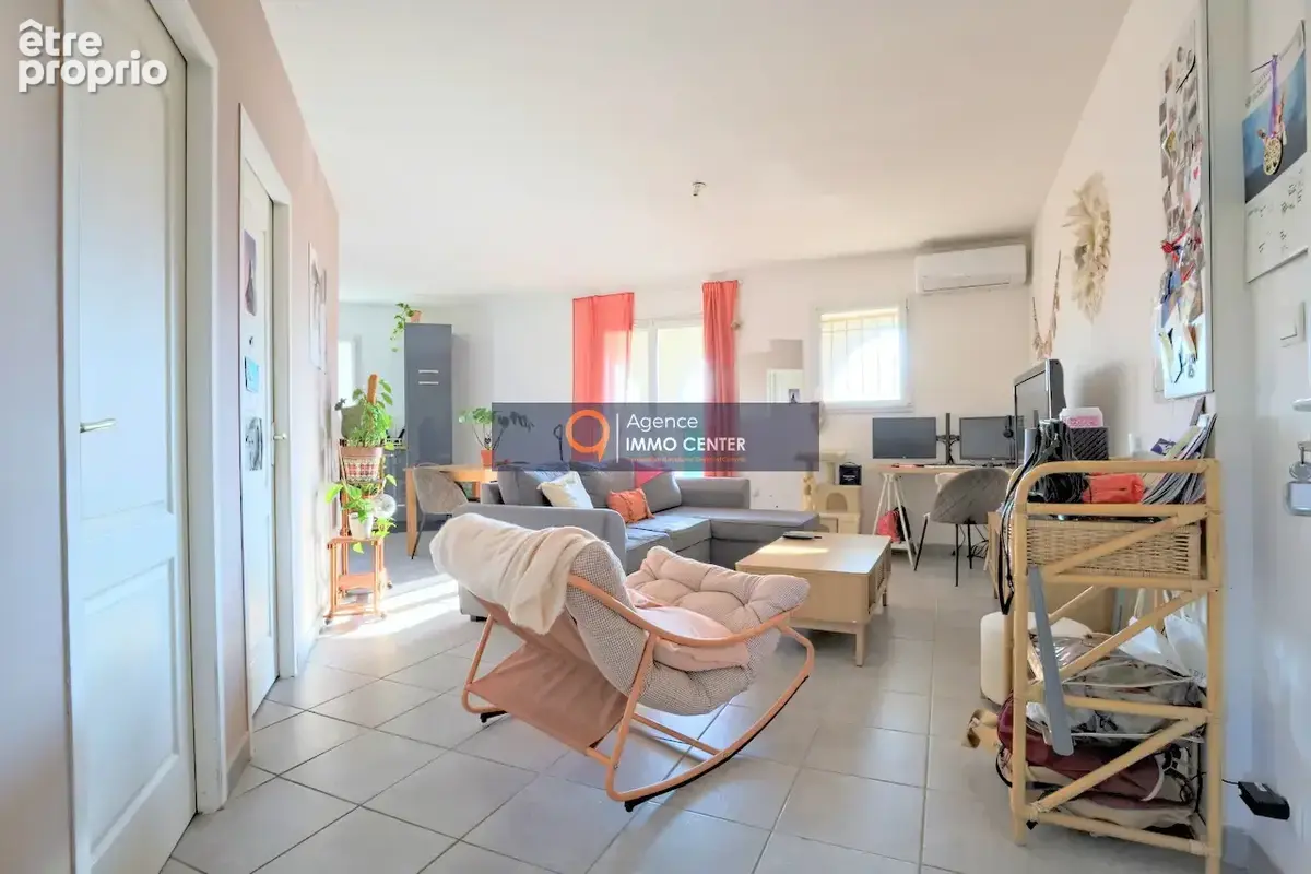 Appartement T3  au dernier étage avec stationnement - photo 2