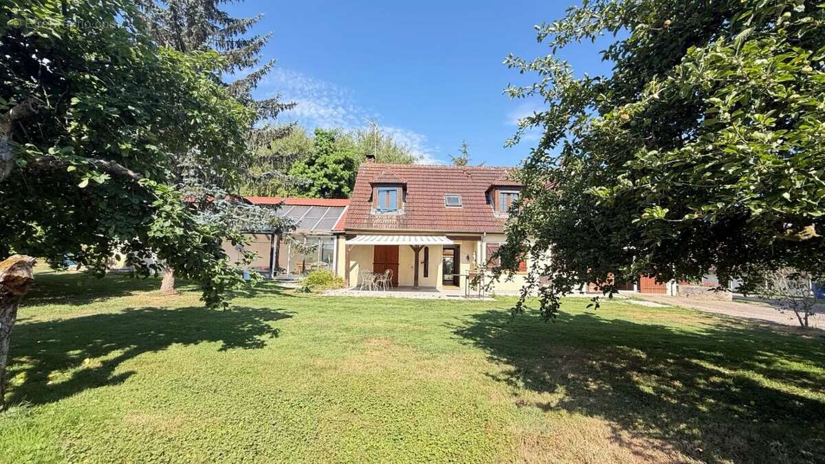 Ensemble immobilier : Maison 146 m2, maison annexe 50 m2, pi - photo 15