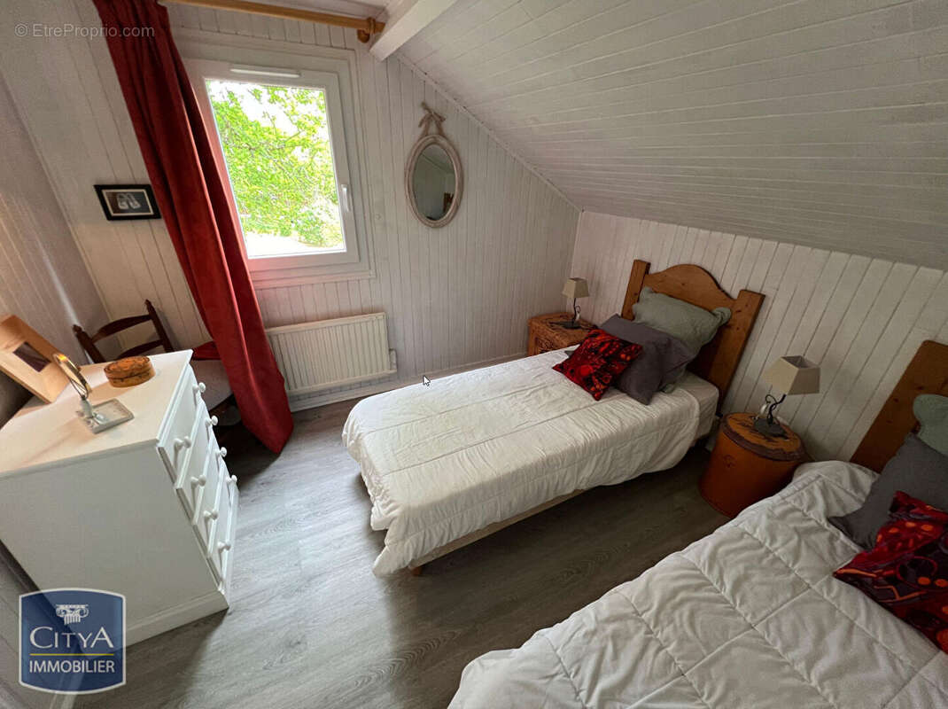 Maison à LACHAPELLE-AUZAC