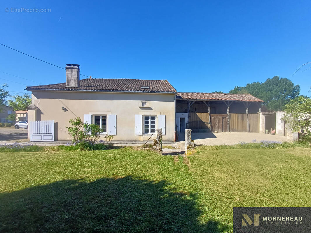 Maison à BAIGNES-SAINTE-RADEGONDE