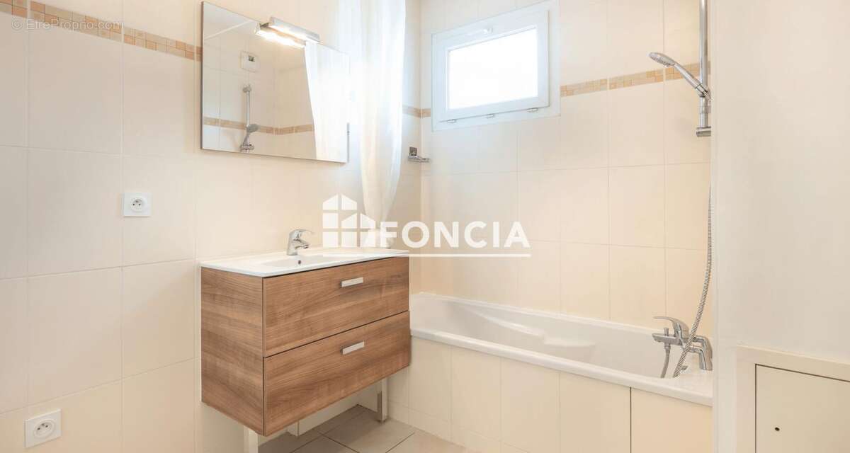 Appartement à SAINT-ISMIER