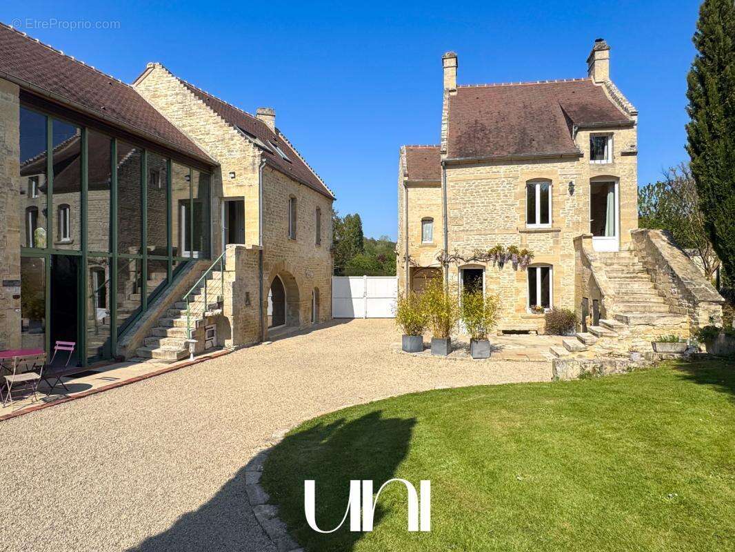 Maison à FONTAINE-HENRY