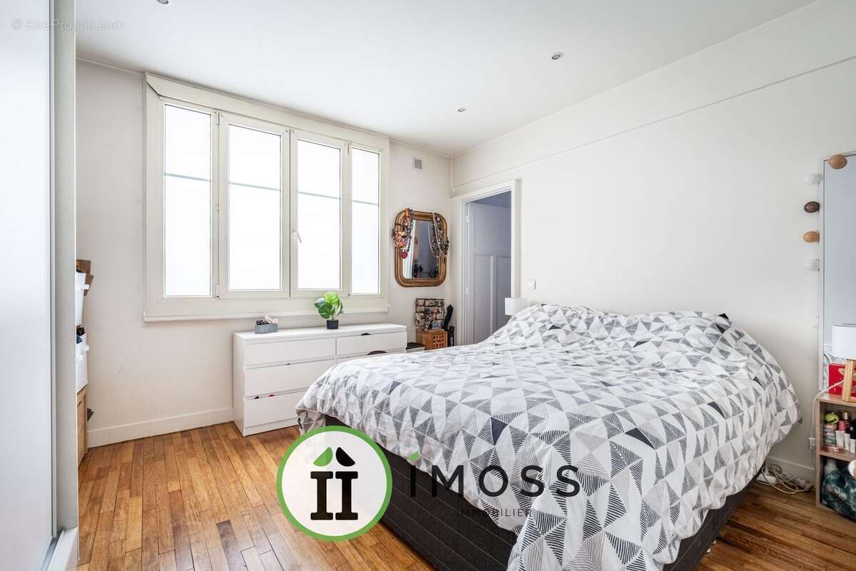 Appartement à LA GARENNE-COLOMBES