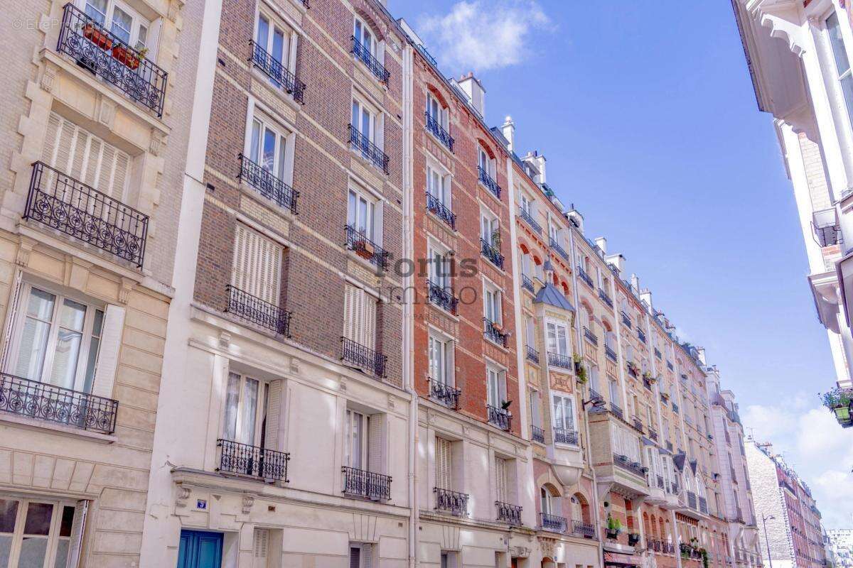 Appartement à PARIS-14E