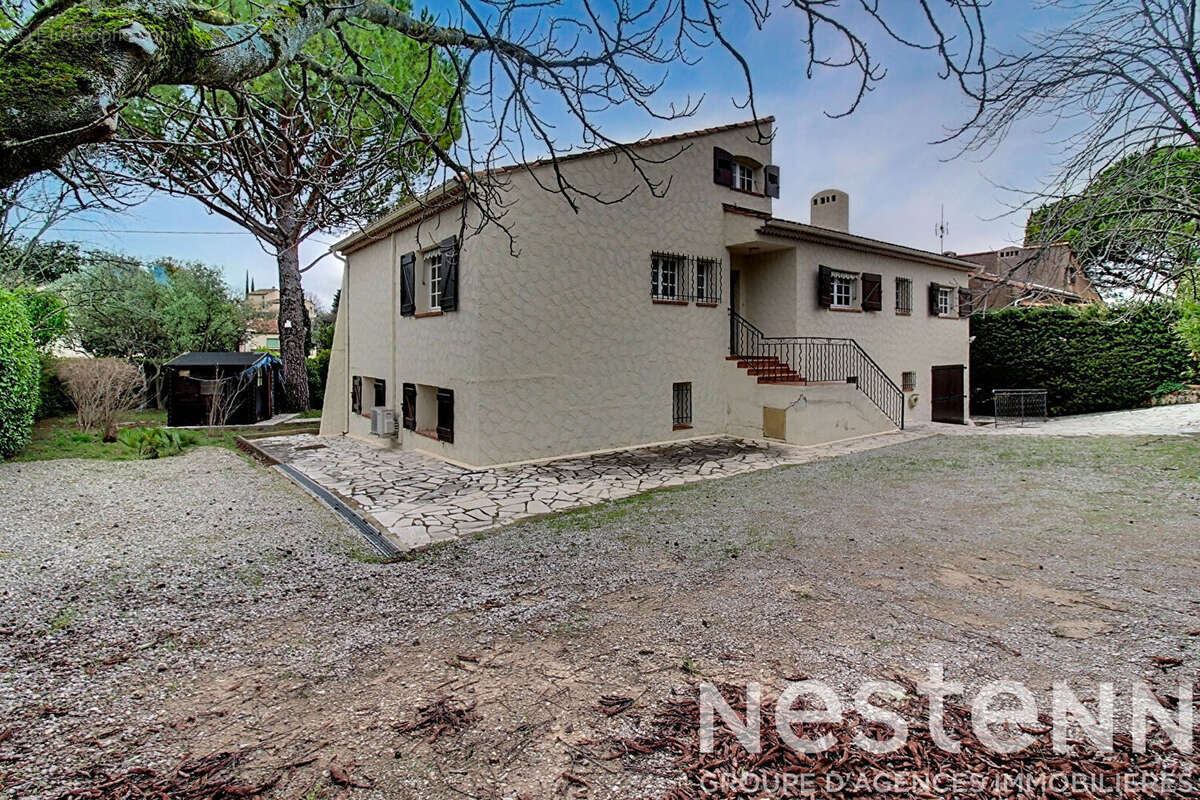 A VENDRE DRAGUIGNAN - Maison 2 LOGEMENTS - 264 m²  sur 968 m² de terrain - photo 22