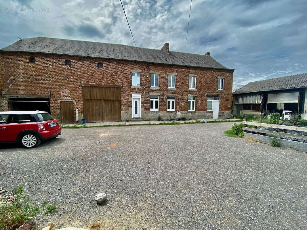 Maison à AVESNES-SUR-HELPE