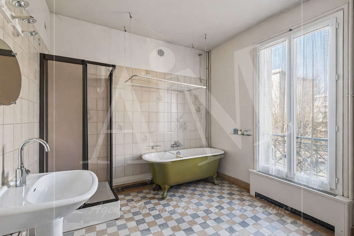 Maison à NANTERRE