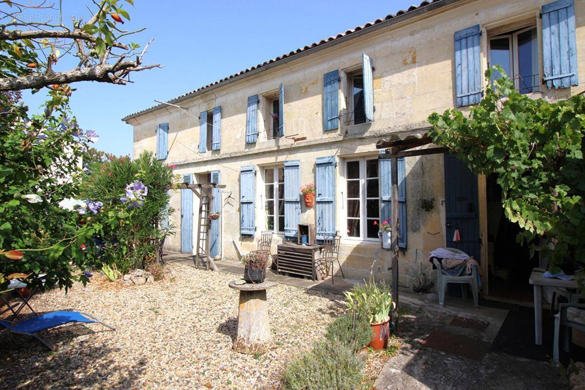 Maison à SAINT-PALAIS-DE-PHIOLIN
