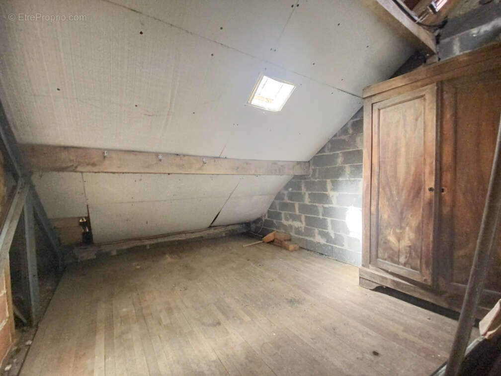 Maison à MANZAC-SUR-VERN