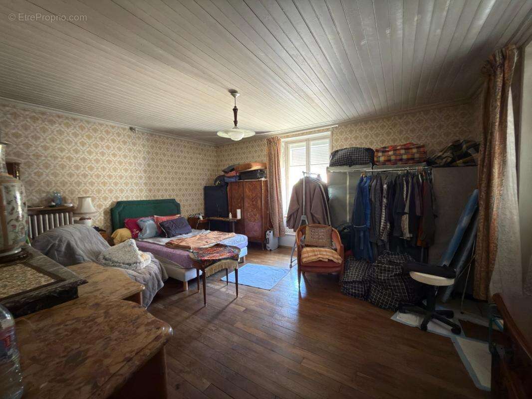 Maison en pierre avec 350 m² de dépendances, jardin et terrasse – Genevrières (52) - photo 19
