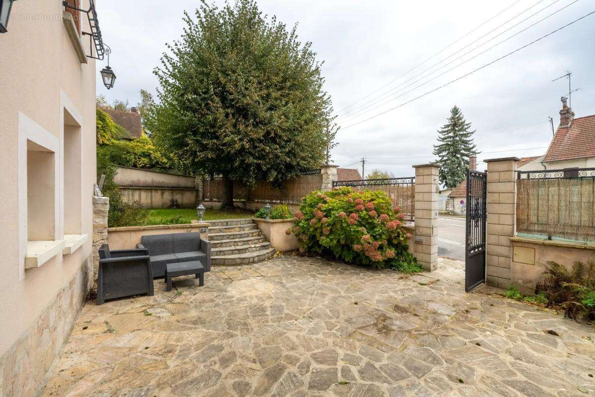 Maison à BENNECOURT