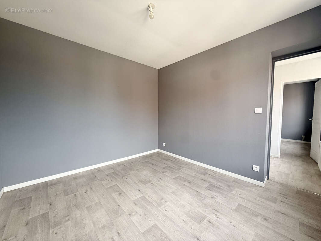 Appartement T4 - 71m2 Tourcoing - photo 5