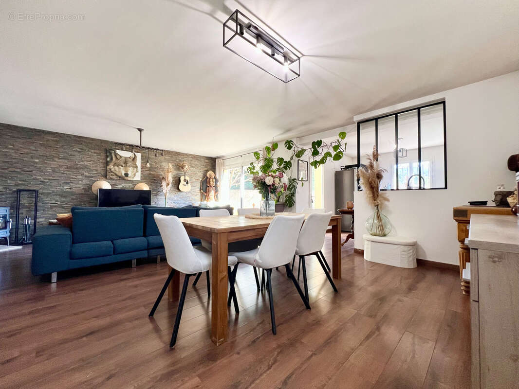 Maison à CUGES-LES-PINS