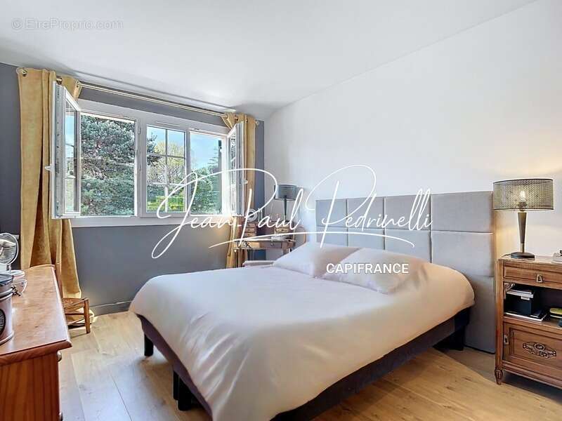 Maison à SAINT-GENIS-LAVAL