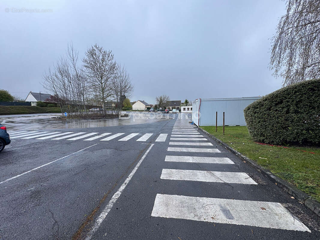 Commerce à GRAVIGNY