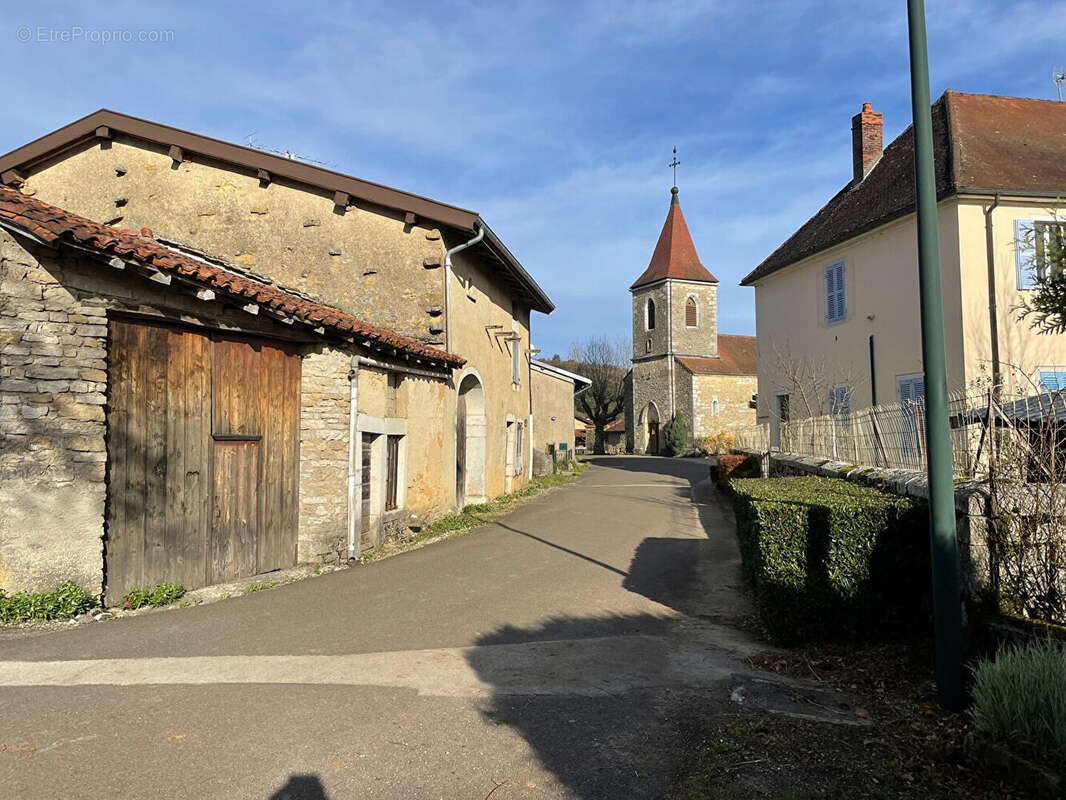 Maison à MONTAGNA-LE-TEMPLIER