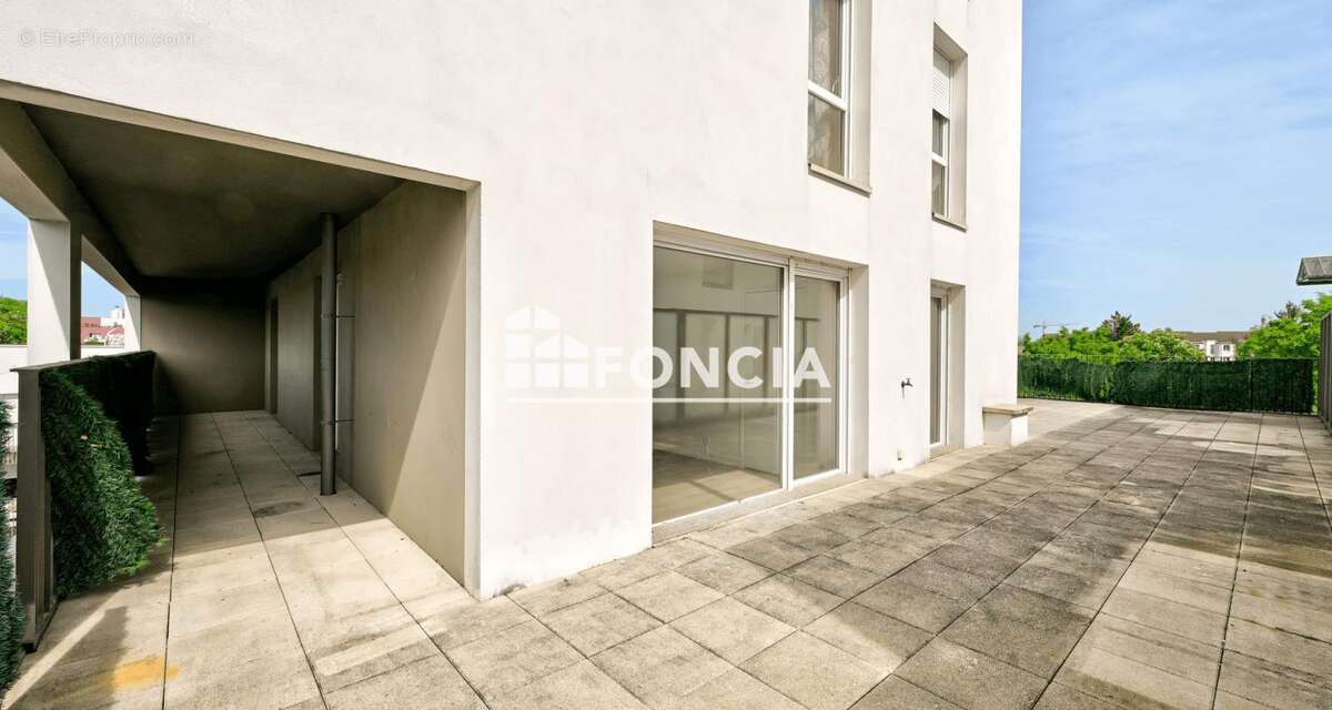 À vendre – Appartement 5 pièces de 95 m² avec exceptionnelle terrasse de 76 m² et 2 parking en sous-sol / DPE C - photo 10