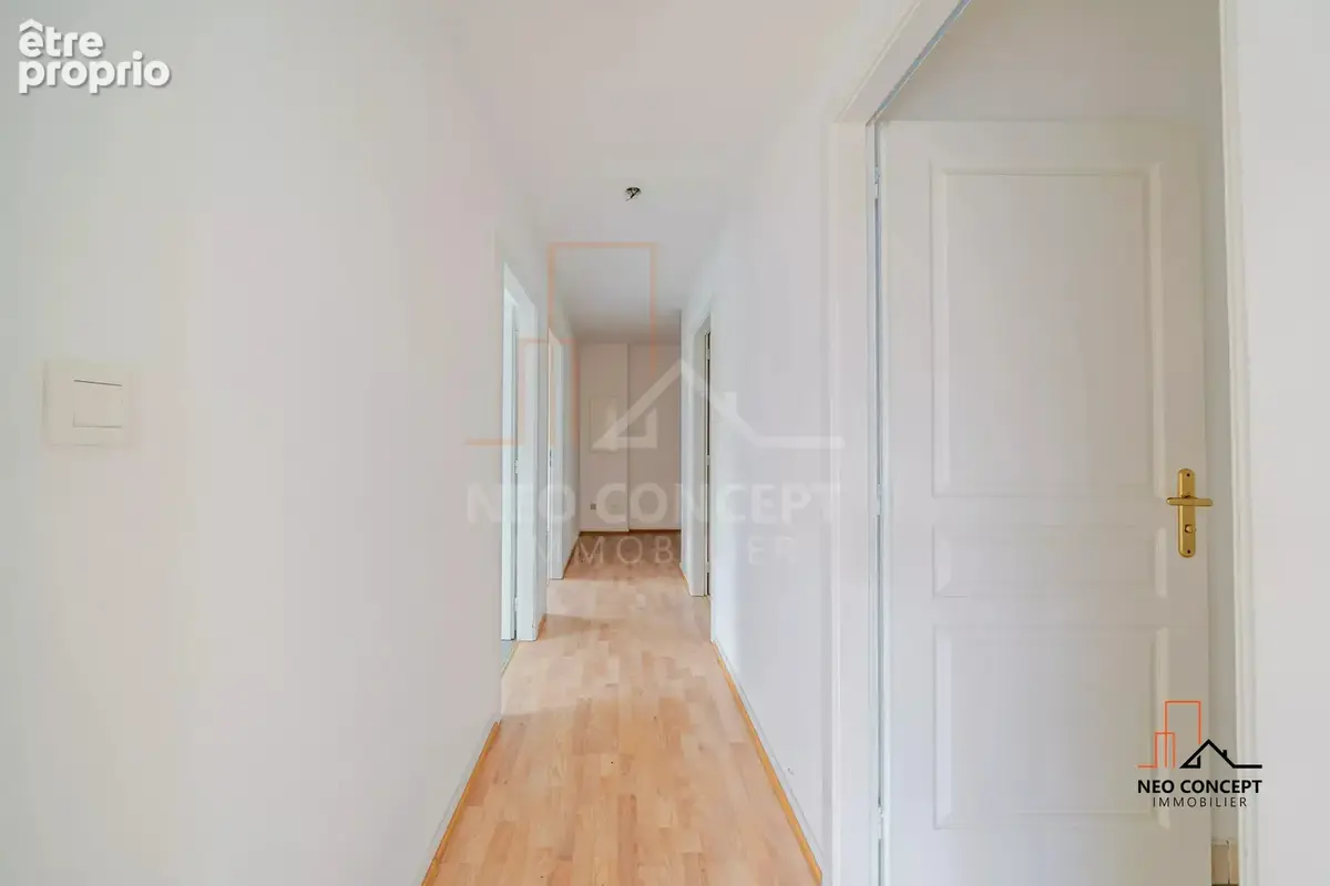 * SOUFFLENHEIM - Beau F3 à rafraichir avec cave, place de parking et garage ! * - photo 4