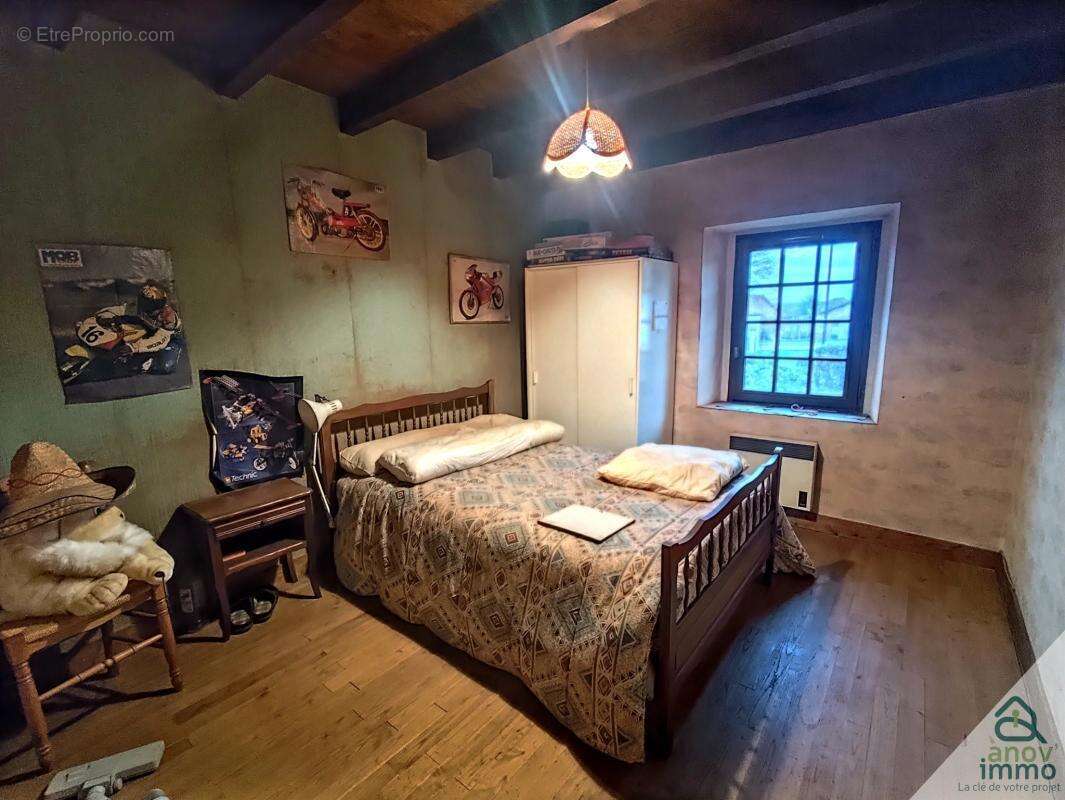 Maison à SAINT-MARTIN-DE-JUSSAC