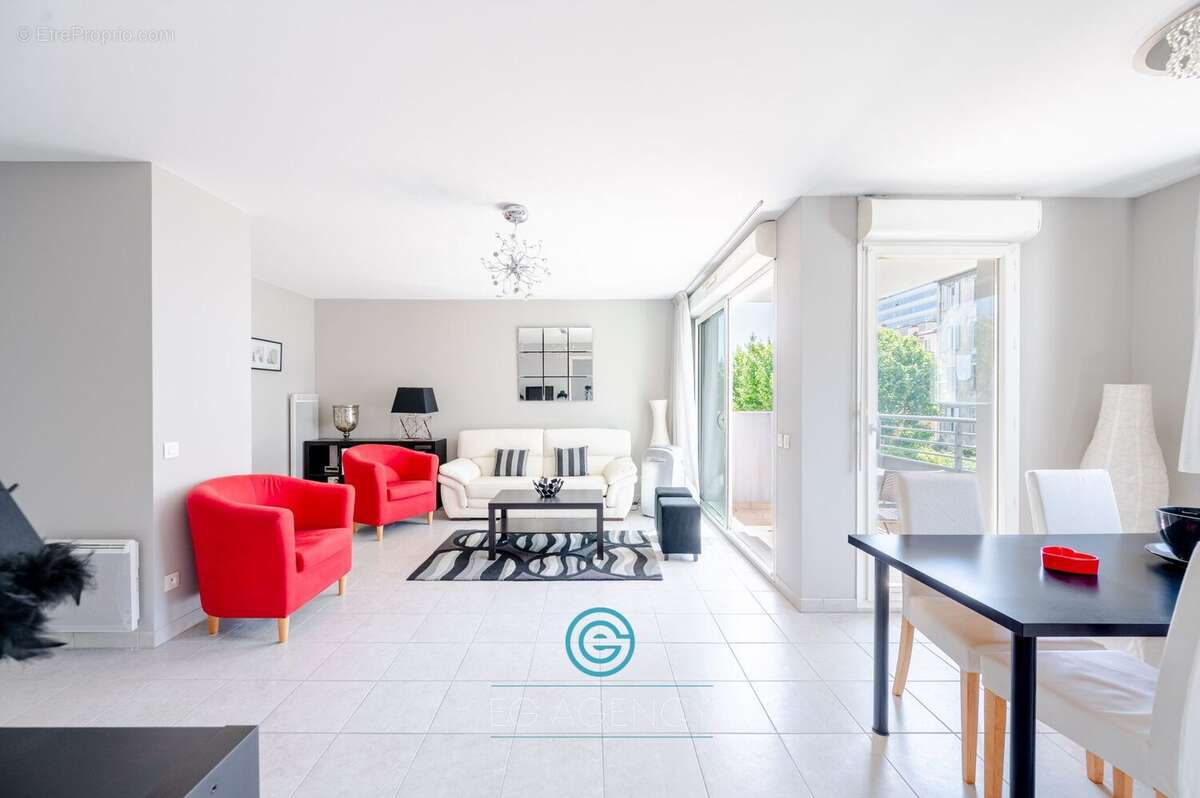 Appartement à MARSEILLE-5E