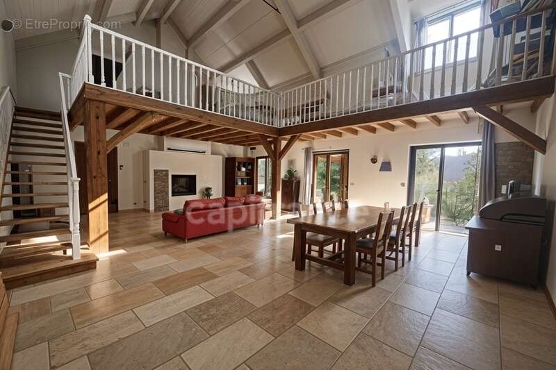 Maison à CHAMPS-SUR-YONNE