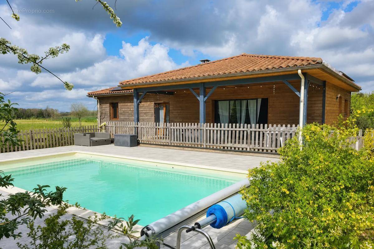 Maison à AUSSAC-VADALLE