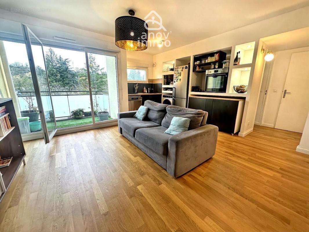 Appartement à NEUVILLE-SUR-SAONE