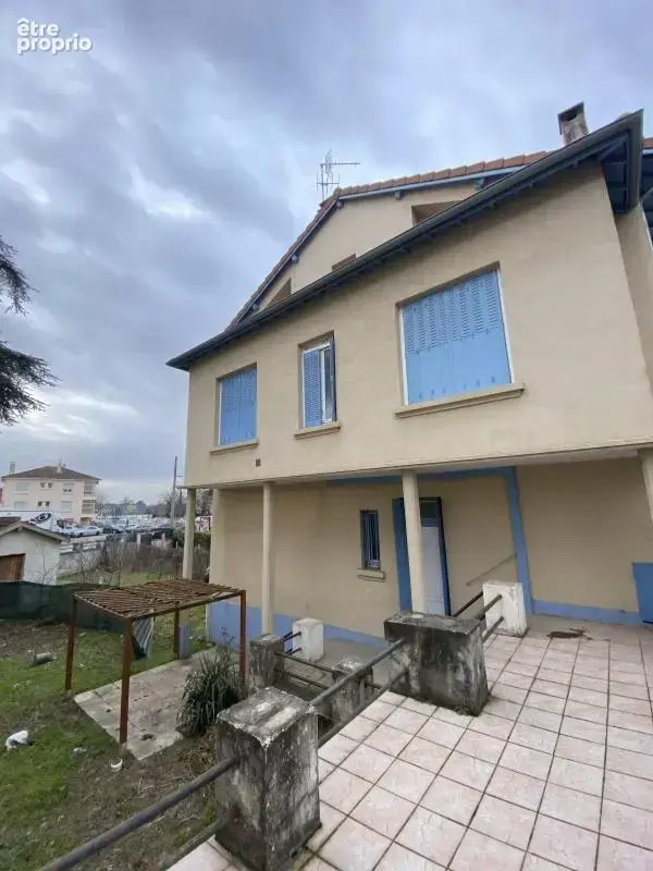 Maison de rue de 3 logements - photo 2