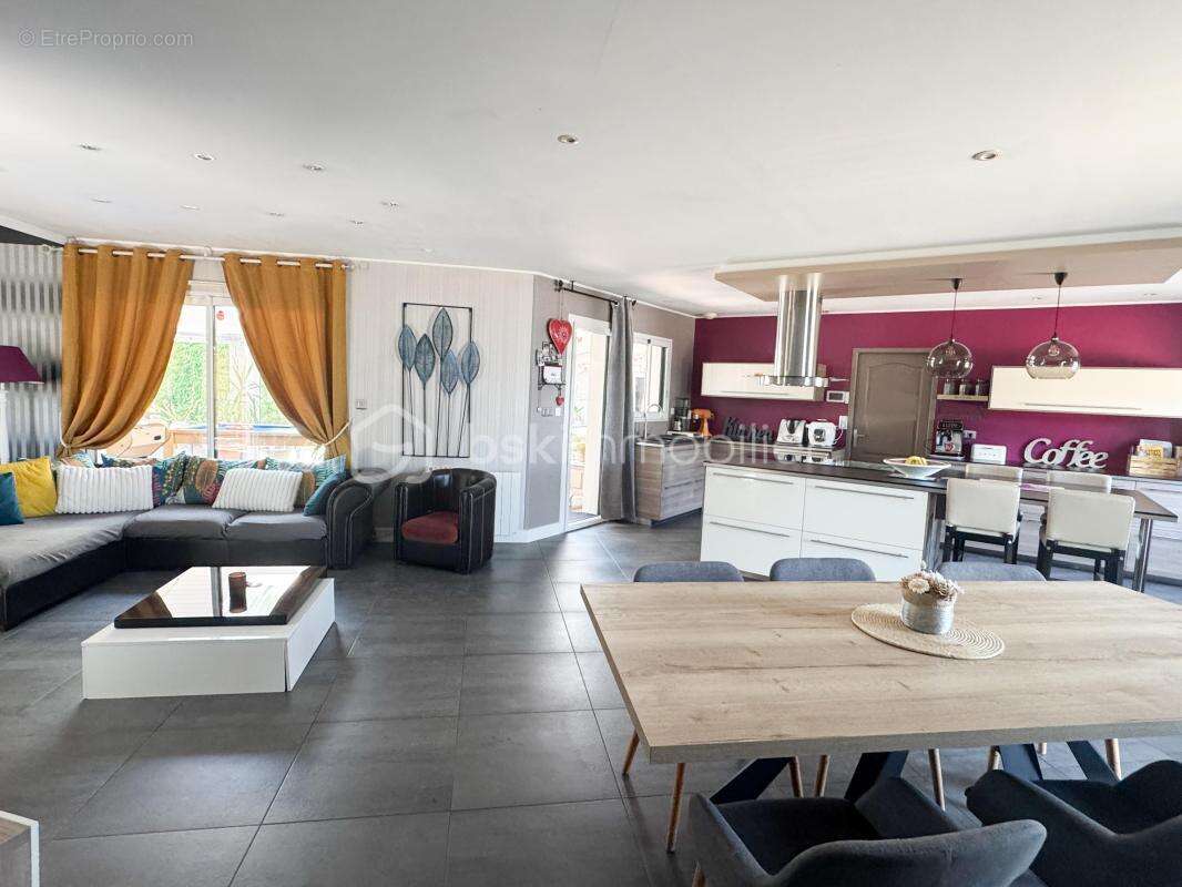 Maison de plain-pied 4 chambres 130m2 + véranda de 45m2 - photo 4