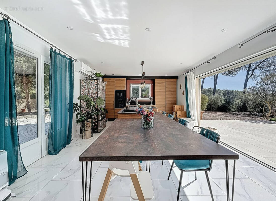 Maison à LORGUES
