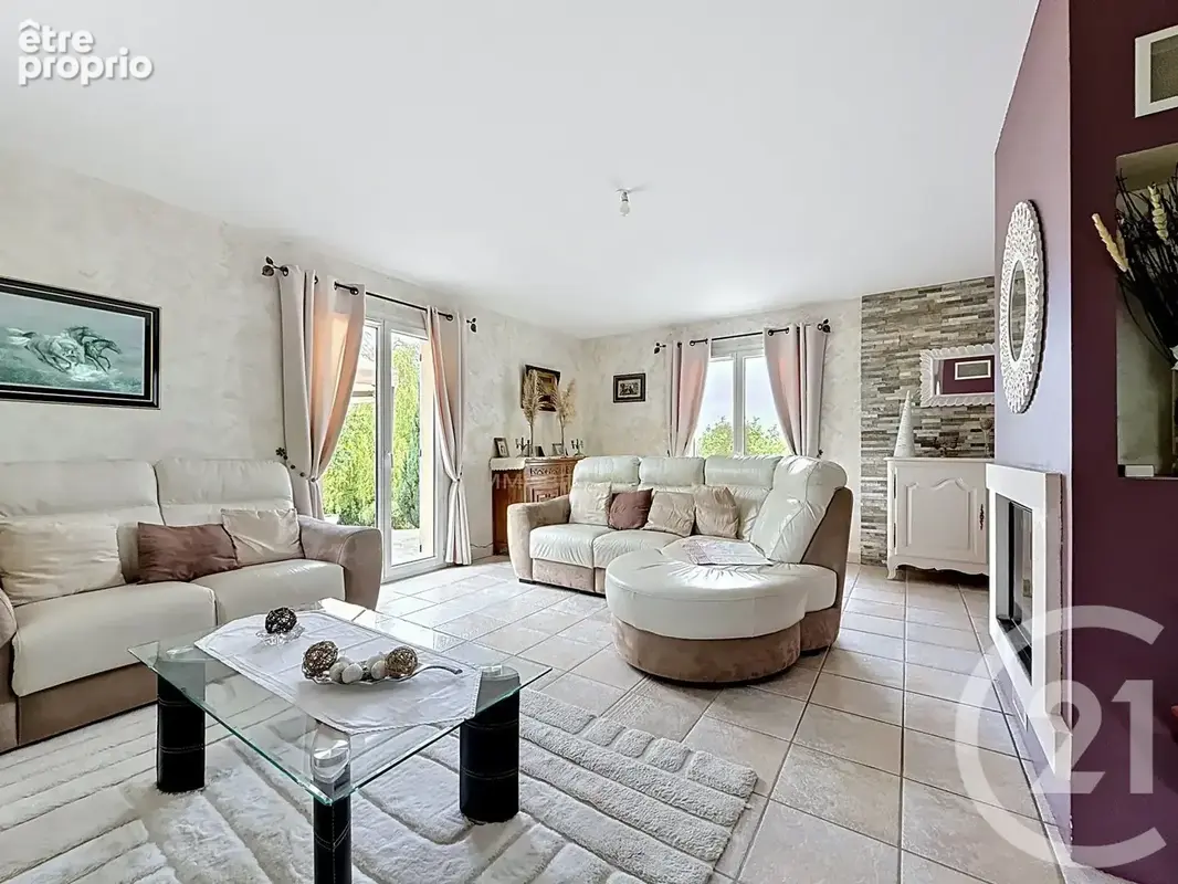 Maison 5 pièces 147 m² à vendre à Bourgoin-Jallieu (38300) - photo 2