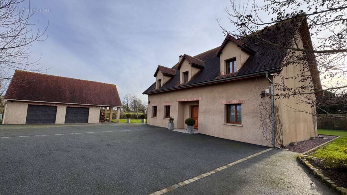 Pavillon individuel  6 pièce(s) 203 m2 à Petit Caux - photo 2