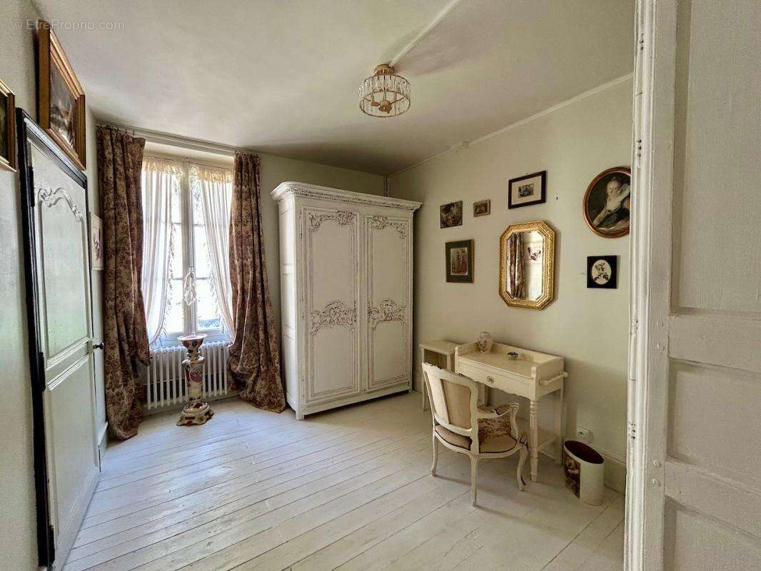 Maison de Maître rénovée de 5 chambres avec piscine et garag - photo 10