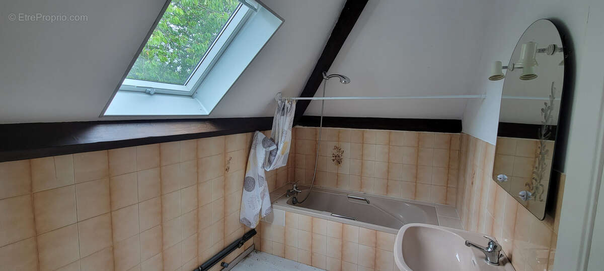Pavillon familial avec vie de plain-pied dans un secteur recherché ! - photo 14