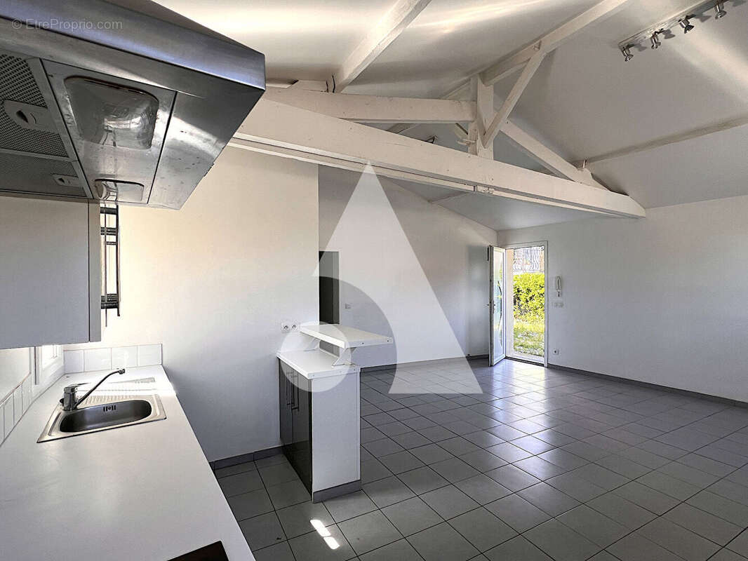 Immeuble Coutras 7 pièces 141.8 m2 - photo 2