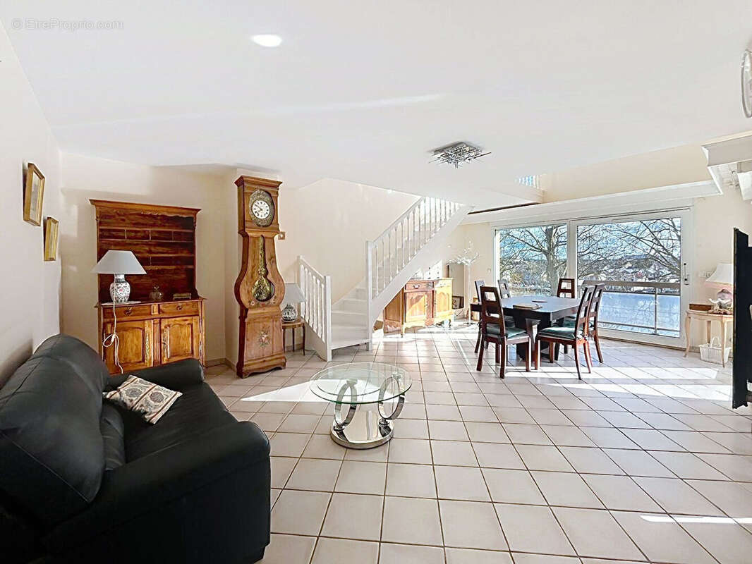 Appartement à LE MEE-SUR-SEINE