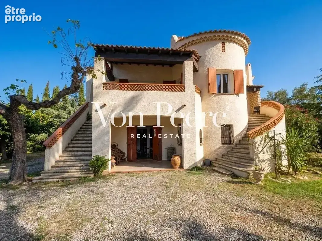 Photo Maison à Eyguieres au prix de 720 800€