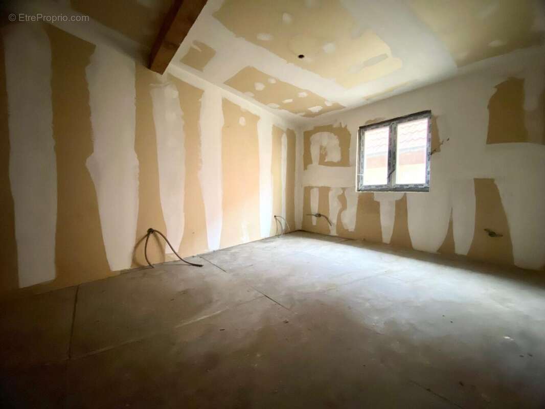 Appartement à NIEDERMODERN