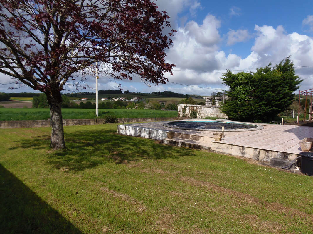Maison à SAINT-FORT-SUR-GIRONDE