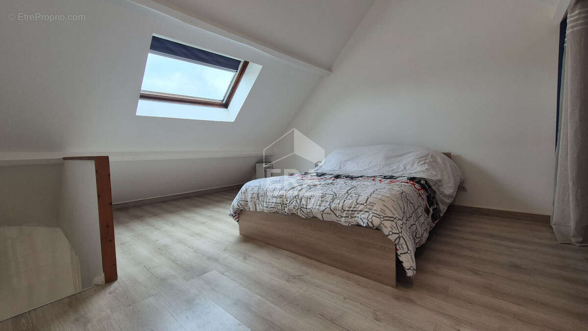 Appartement à COUBERT