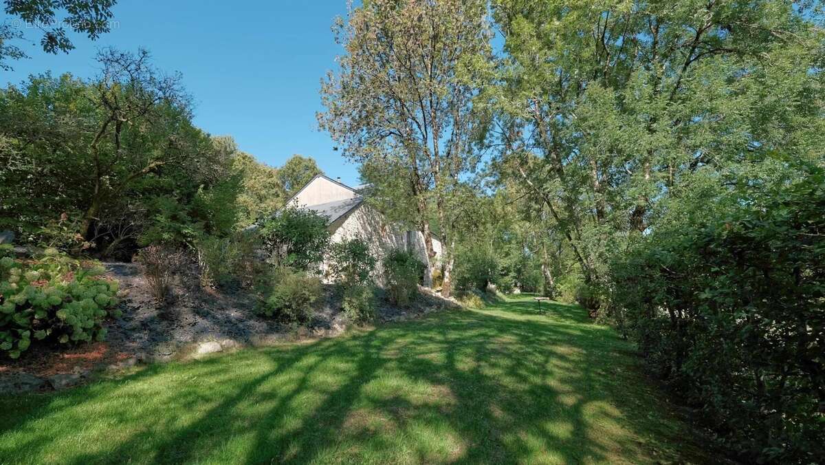 Charmante fermette avec vue imprenable à vendre près de Villapourçon - photo 19