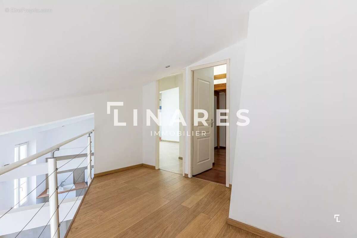 Appartement à MARSEILLE-2E