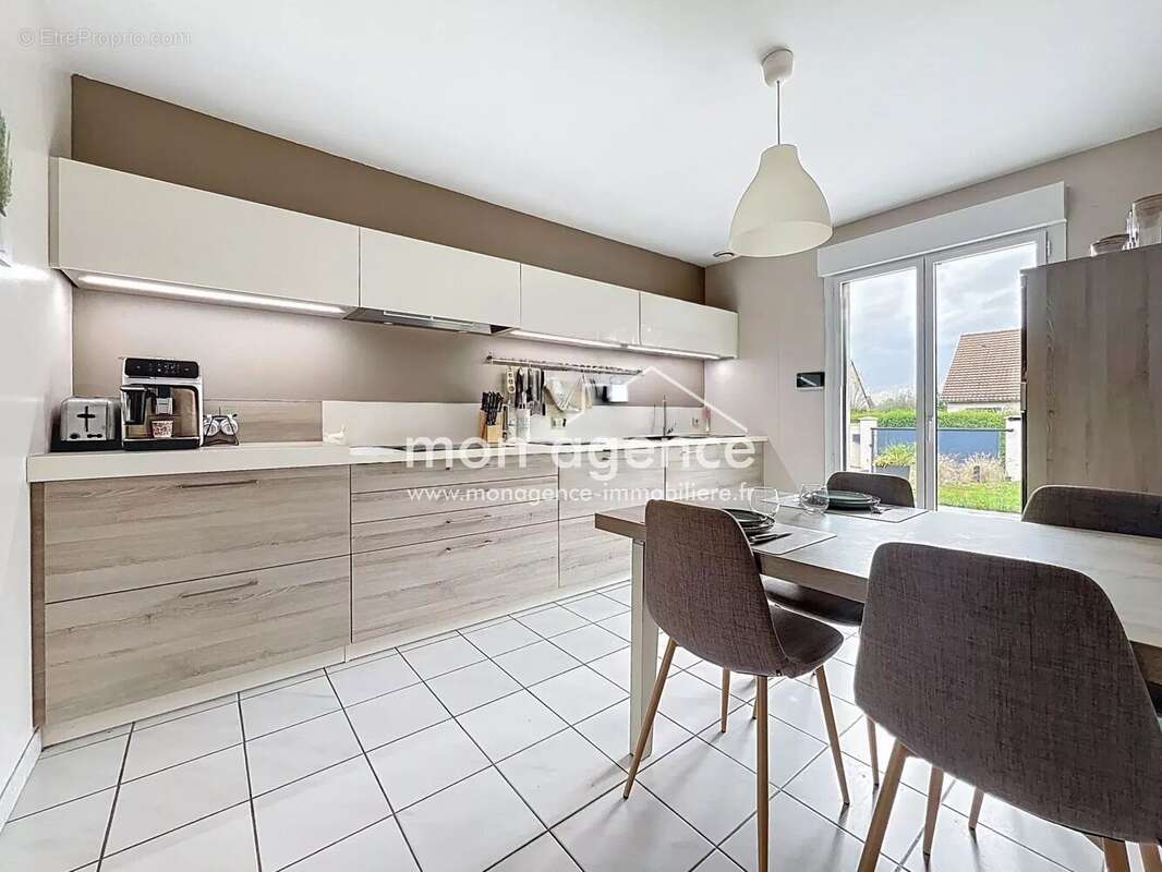 Maison à FRANQUEVILLE-SAINT-PIERRE