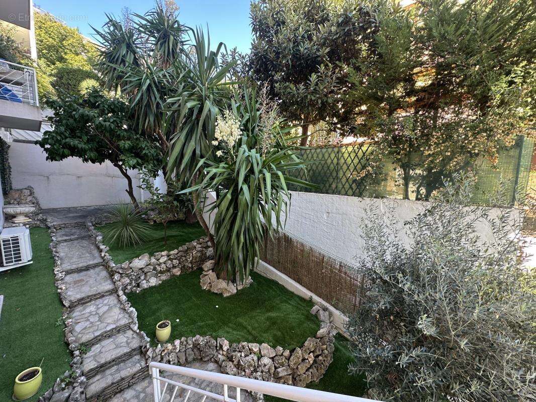 Appartement à LE CANNET