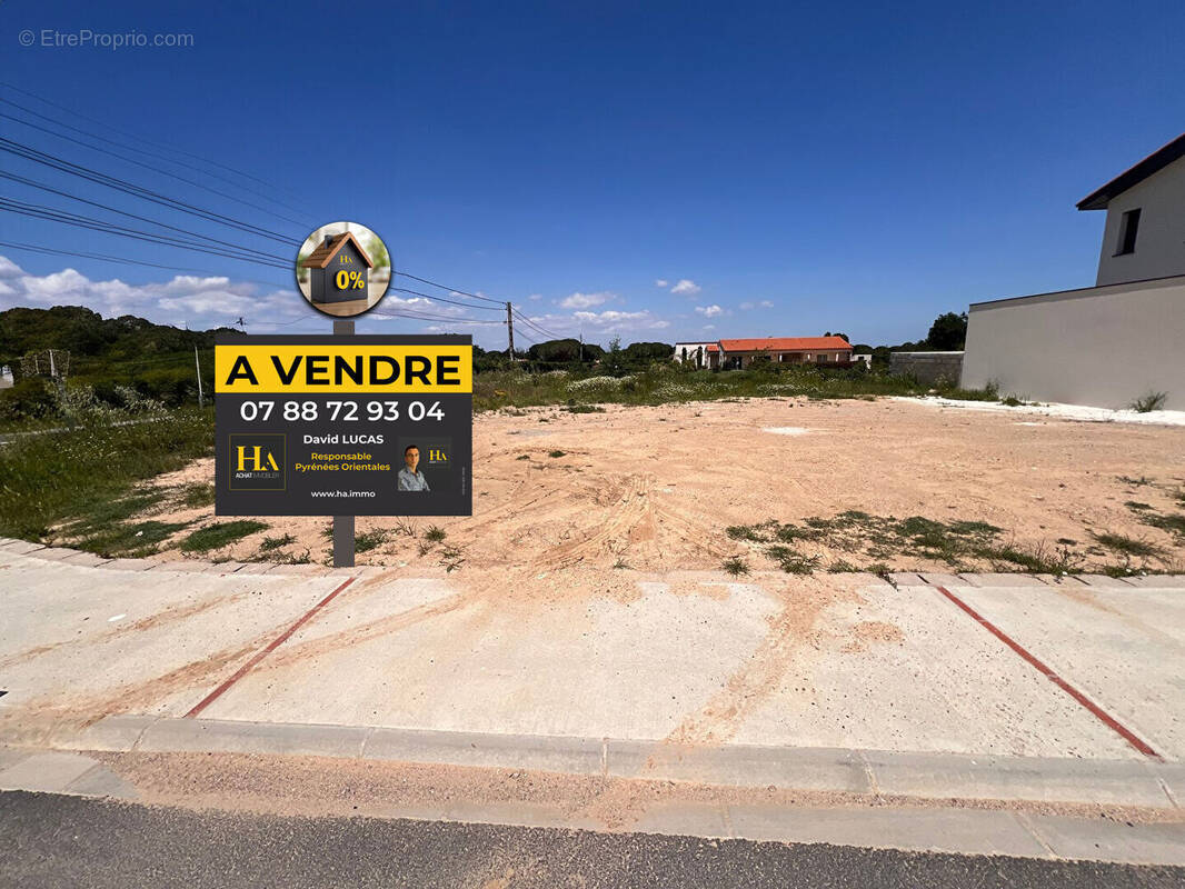 Terrain à LAROQUE-DES-ALBERES