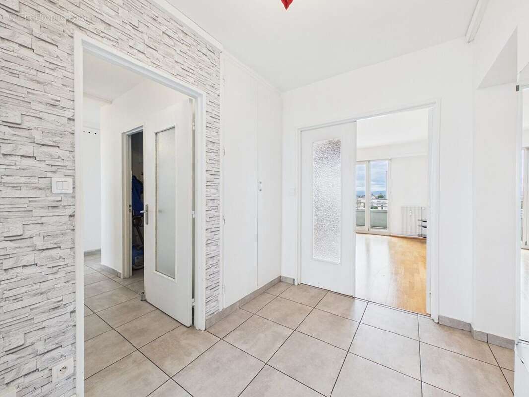5p 121m2 avec 2 balcons Vue Panoramique - photo 18