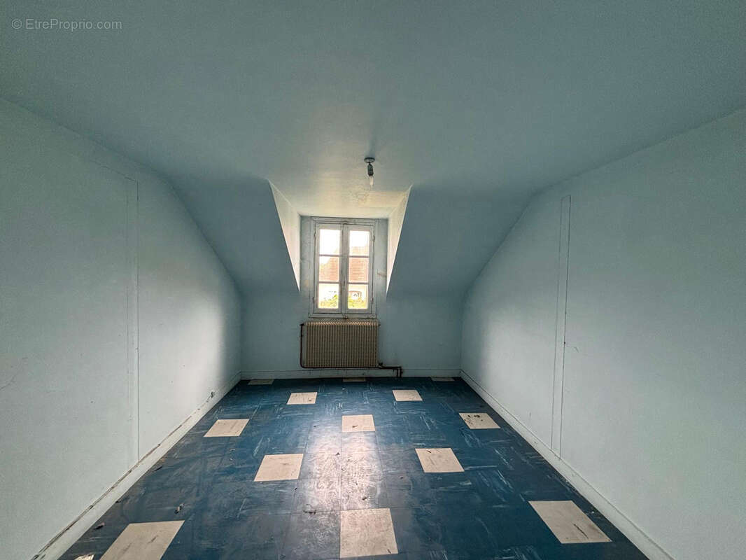 Maison à LA VILLE-AUX-DAMES