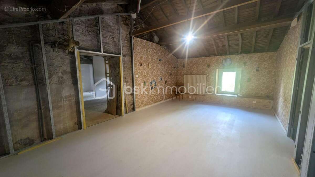 Maison à LE BEUGNON